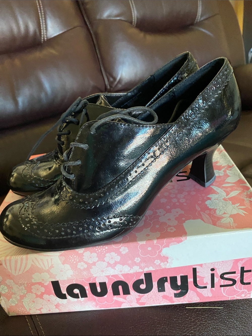 Laundry By Shelli Segal Black Leather Lace-Up Wingtip Heels